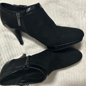 Bandolino Women’s Black Suede Leather Ankle Boots Size 9.5